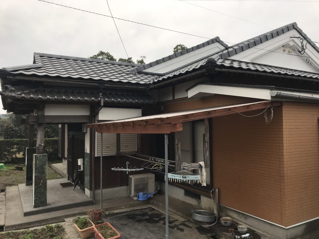 屋根葺き替え工事：鹿屋市下堀町 Ｋ様邸