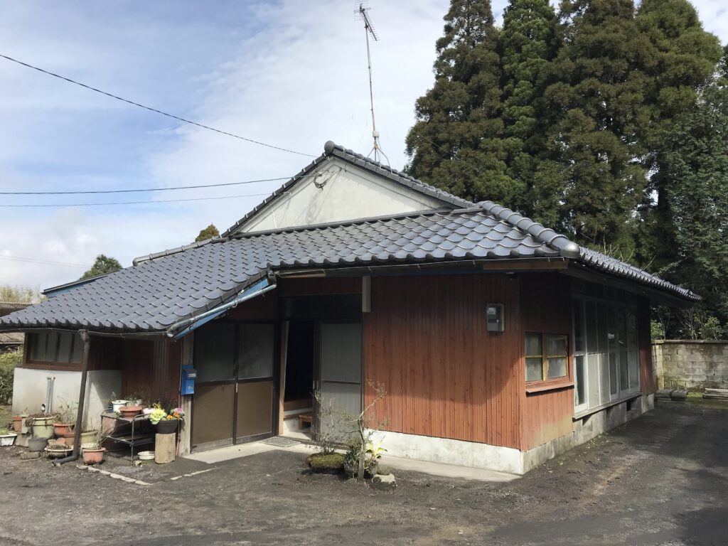 屋根葺き替え工事：鹿屋市輝北町 Ｎ様邸