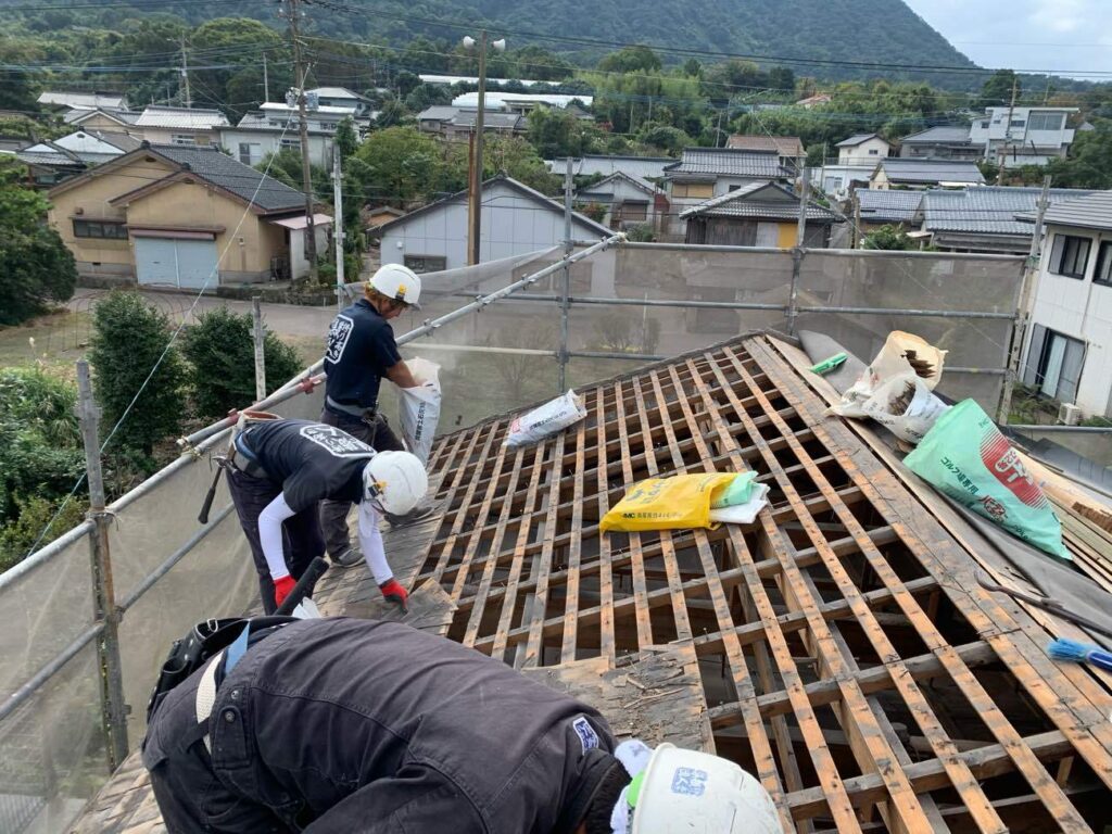 屋根葺き替え工事：鹿児島市桜島西道町 Ｈ様邸