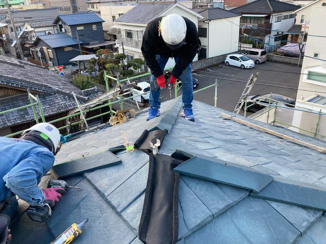 屋根葺き替え＆雨樋交換工事：鹿児島市草牟田S様邸／施工中