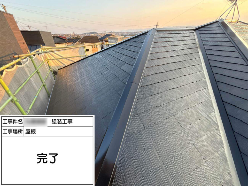 劣化をカバーできる最適な塗料を選定し、細部まで丁寧に塗り重ねました。 
上品な艶と深みが生まれただけでなく、これからも安心して暮らしていただける仕上がりです。 