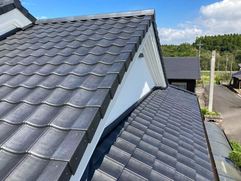 【鹿児島市】で屋根から発生した雨漏りを保険で直せるのかについて解説