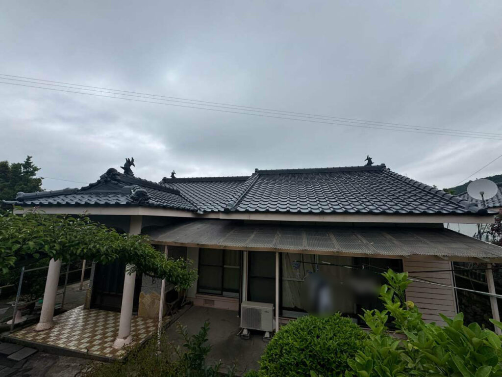 本宅・倉庫の屋根塗装＆倉庫・門塀の外壁塗装工事：鹿児島市桜島 K様邸