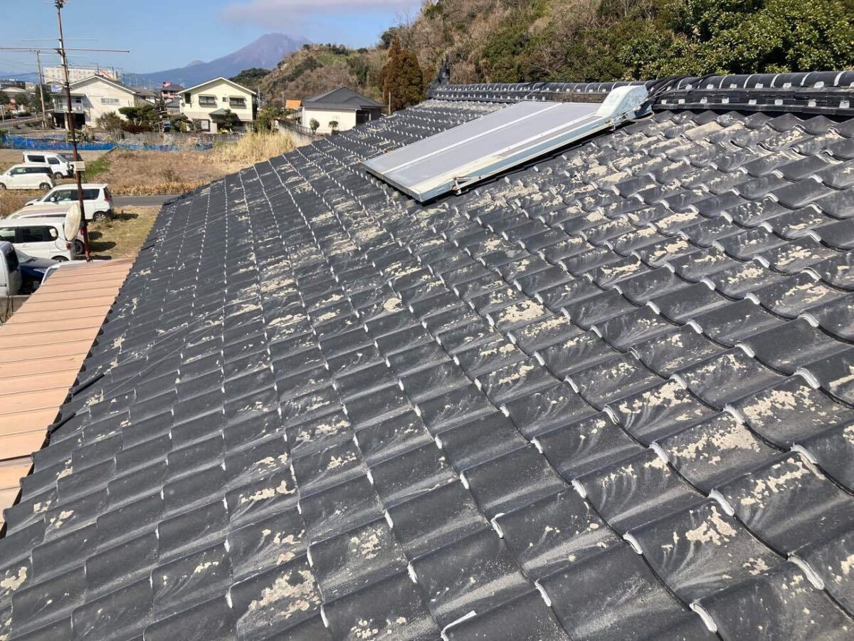 先々を見据え、自然災害に備える屋根へ葺き替え。ルーガ鉄平で安心と美しさを両立
