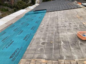 屋根から発生した雨漏りをDIYで修理できるのか