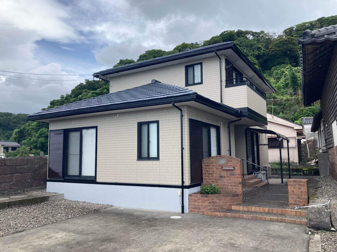 屋根葺き替え・外壁塗装工事：鹿屋市古江町 M様邸／完成