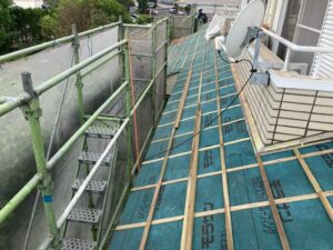 屋根塗装以外に波型スレート屋根をメンテナンスする方法