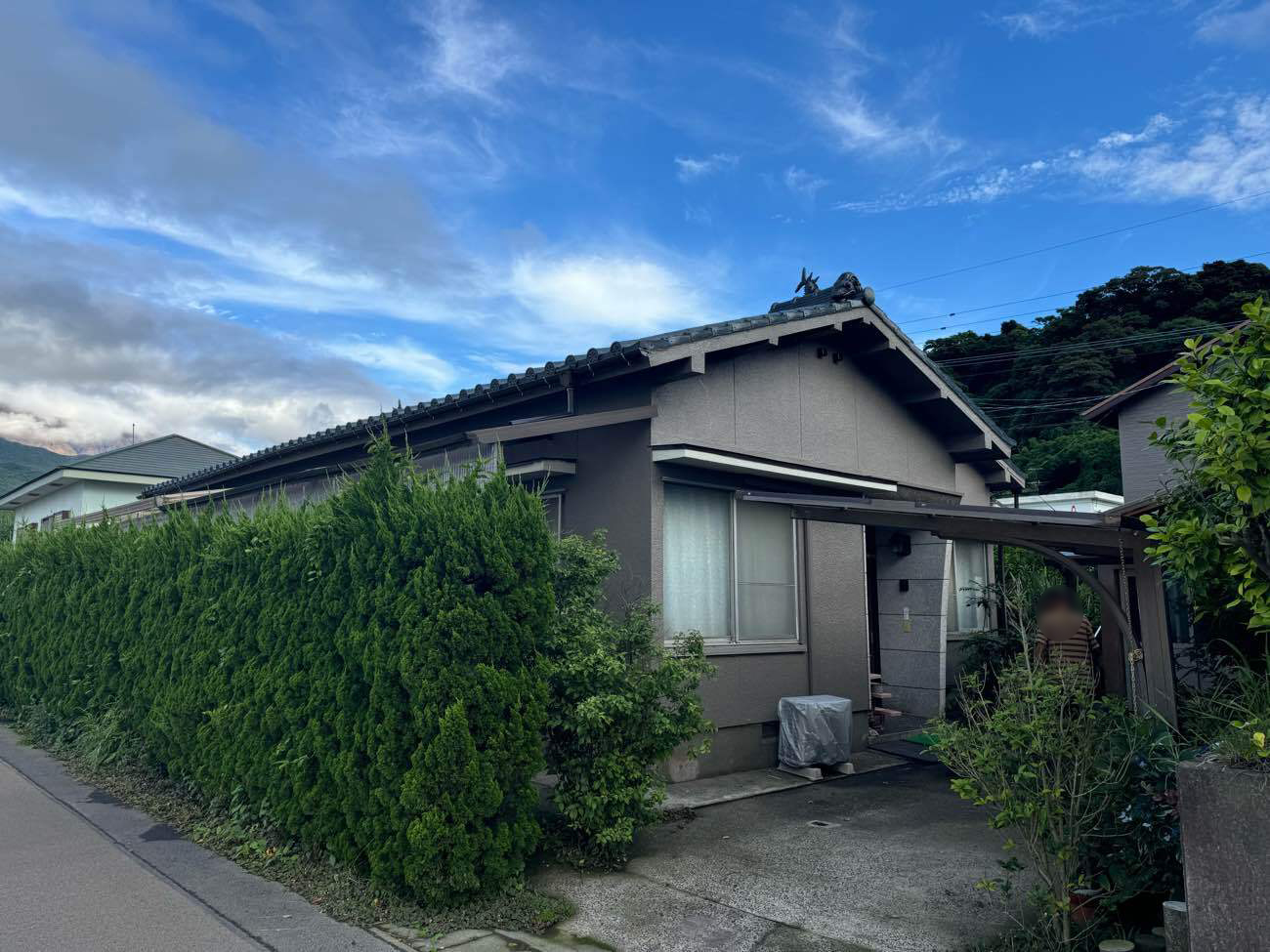本宅と倉庫の外壁塗装＆雨樋交換工事：鹿児島市桜島小池町 H様邸／完成