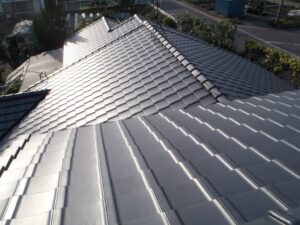 屋根の板金が浮いていると訪問営業に言われた際の対策