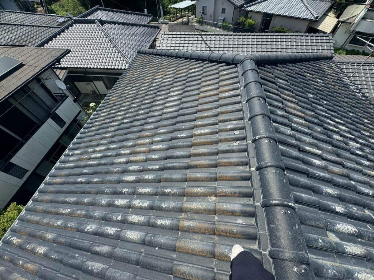 陶器瓦「スーパートライ」で雨漏りを根本解決!予算内で安心・美しい屋根へ