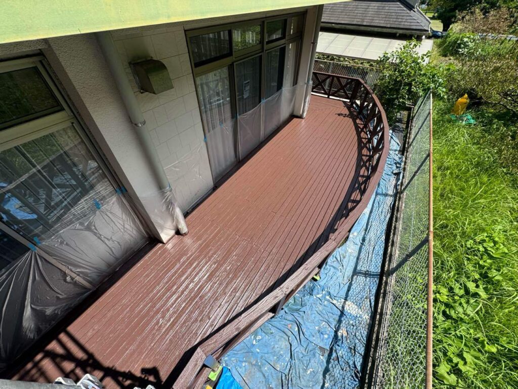 日当たりの良いウッドテラスは、安全で快適な憩いのスペースにリニューアル。
