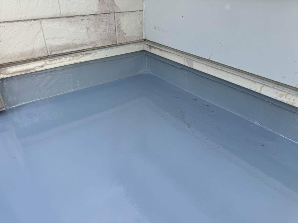 継ぎ目のない仕上がりで雨漏りをしっかりガード。細かな部分まで防水性が高まり、安心して暮らせる環境づくりに役立ちます。