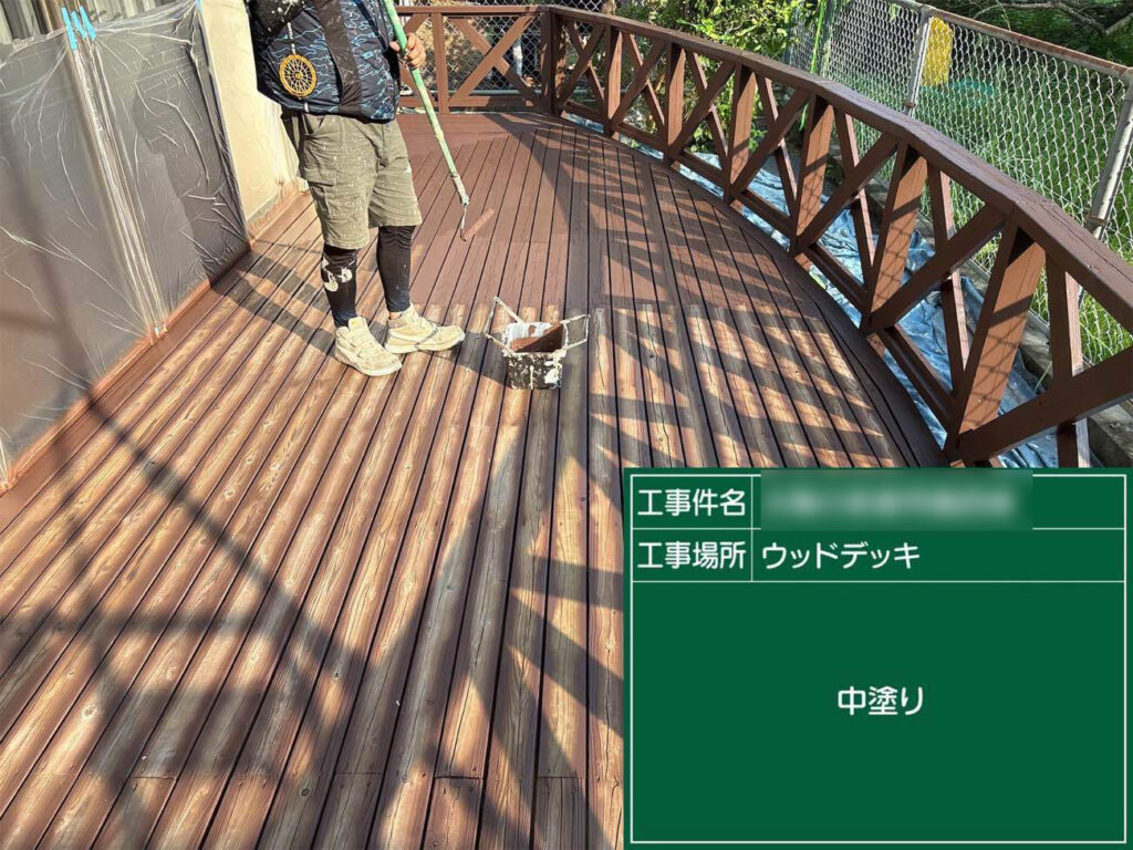 重ね塗りを施すことでさらなる耐久性と美観を両立し、安全で快適に使用できる空間へと整えていきます。