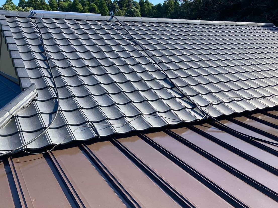 地震でずれた瓦をルーガ雅で一新！｜安心の屋根葺き替え工事 　完成写真