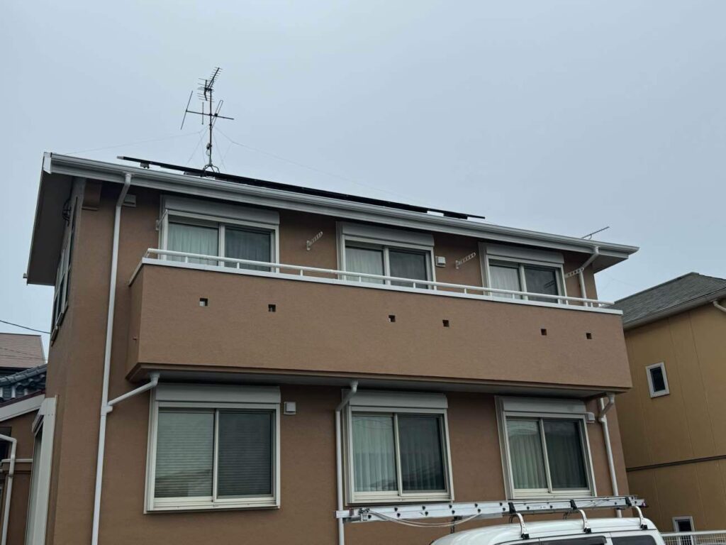 台風で傾いた雨樋を交換・調整｜火災保険を活用した雨樋修繕工事