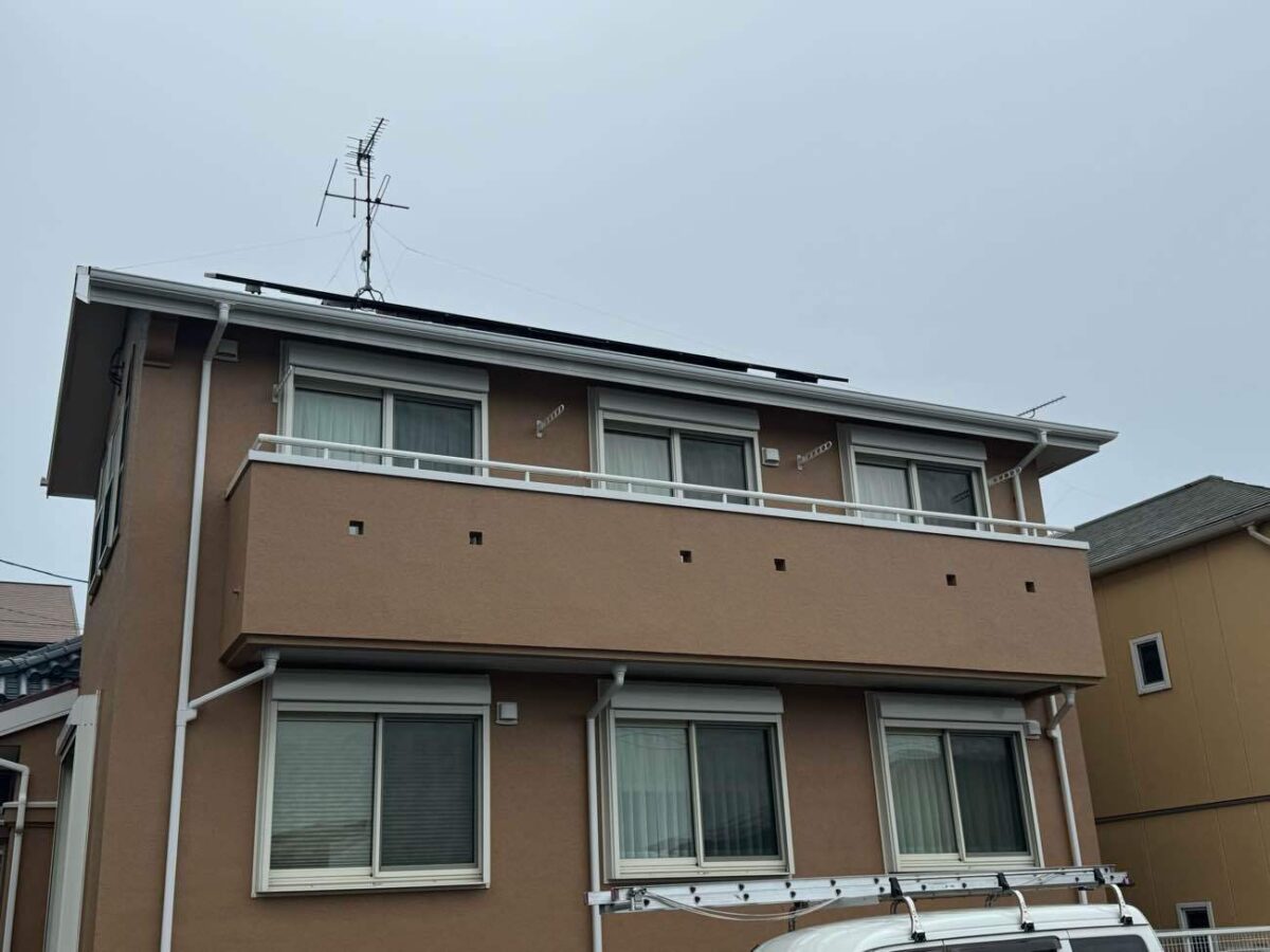 台風で傾いた雨樋を交換・調整｜火災保険を活用した雨樋修繕工事