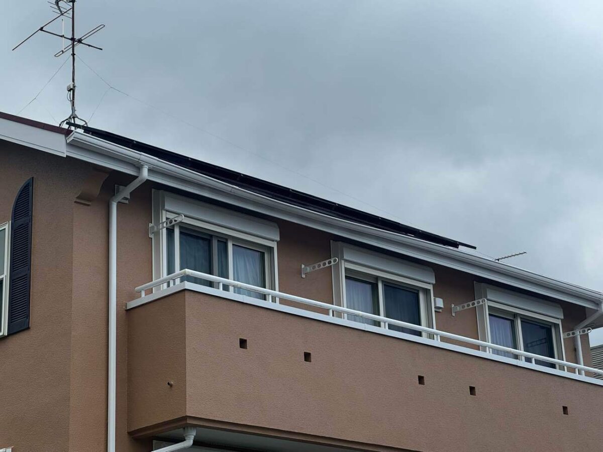 台風で傾いた雨樋を交換・調整｜火災保険を活用した雨樋修繕工事