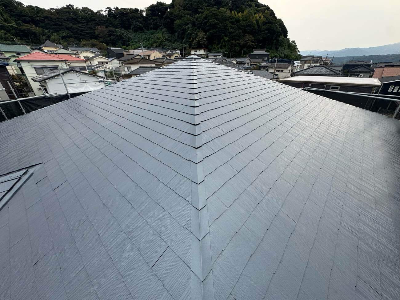 補修から塗装まで自社一貫施工｜手塗りで丁寧に仕上げた屋根塗装　完成