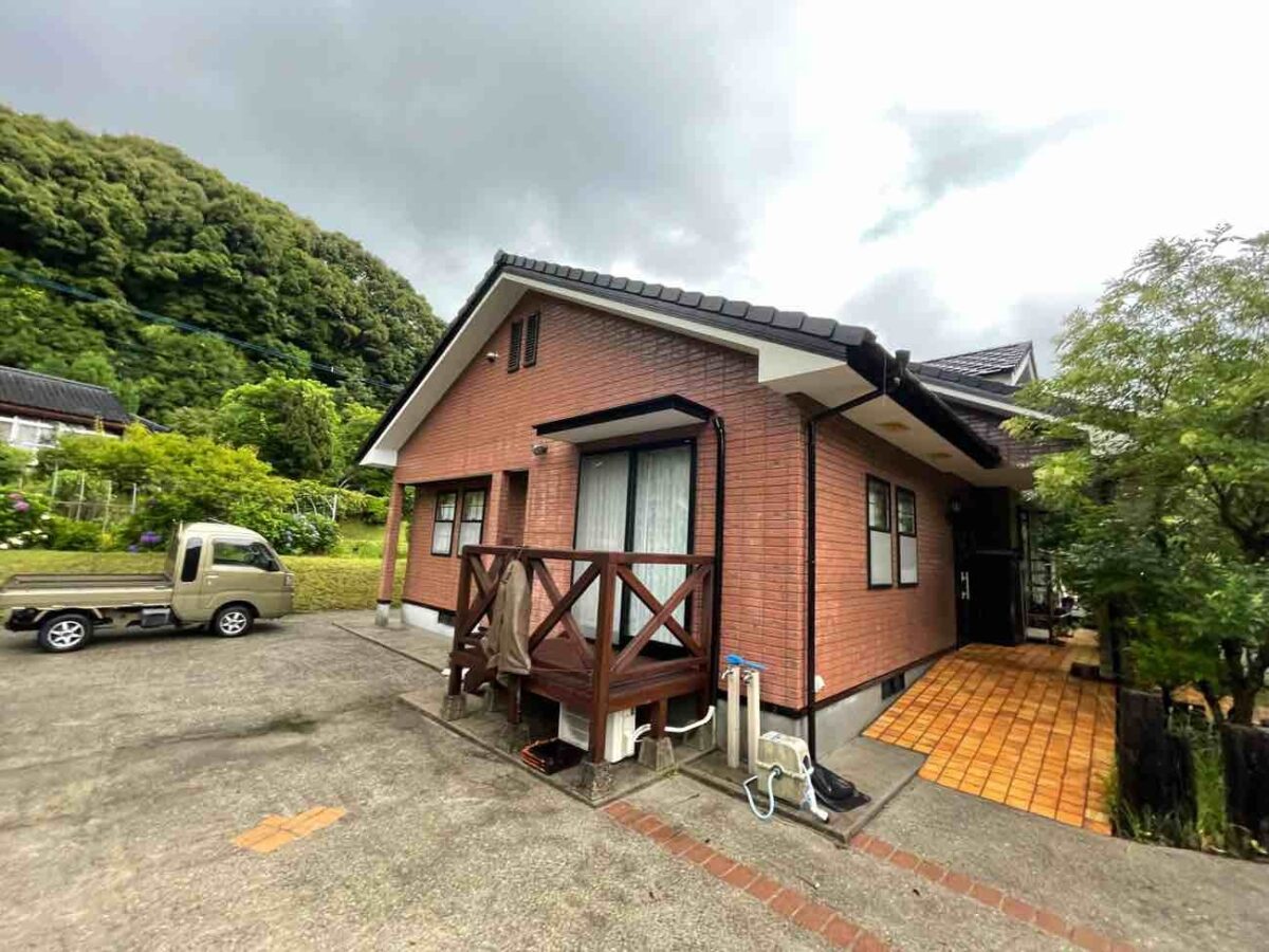 繰り返す雨漏りを根本から解消｜屋根葺き替えと外壁塗装で安心の住まいへ
