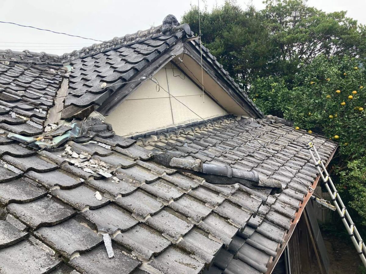  購入した古民家の雨漏りを解消｜下地から整えた軽量瓦ルーガ雅の屋根葺き替え