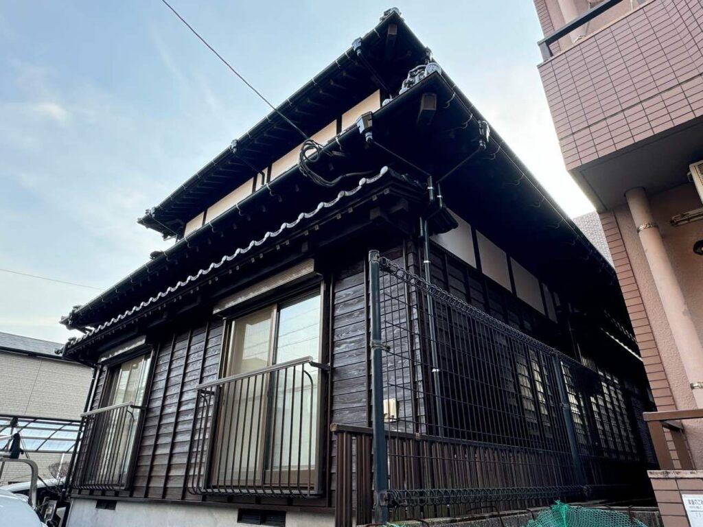 雨漏り補修をきっかけに｜足場を活かして瓦屋根・雨樋・外壁をまとめてメンテナンス